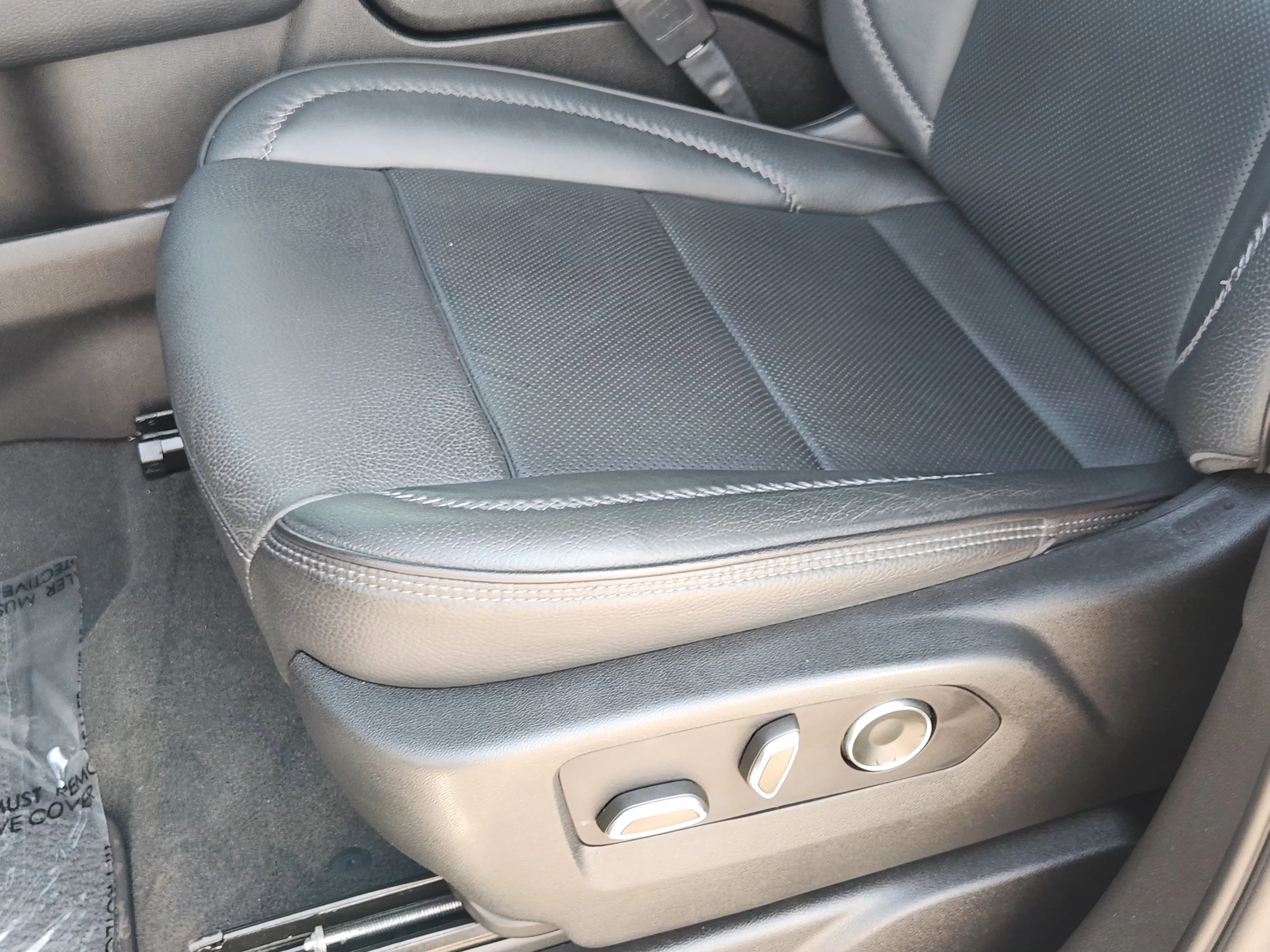 Used 2021 Onyx Black GMC Denali image 24