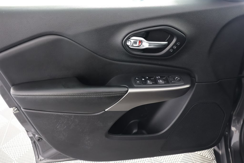 Used 2021 Gray Jeep Limited image 26