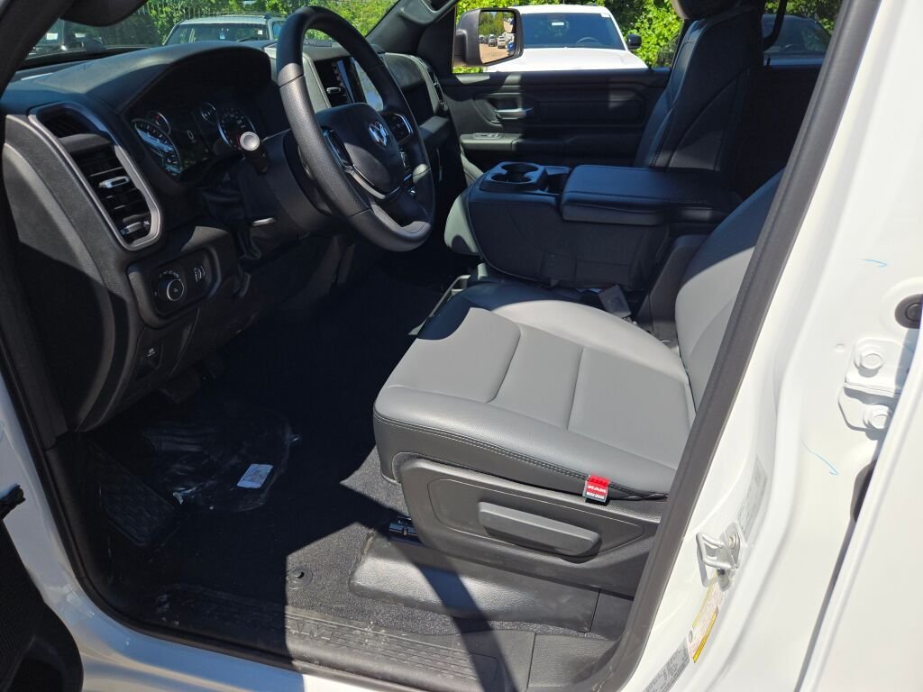 New 2026 Bright White Clearcoat RAM Tradesman image 20