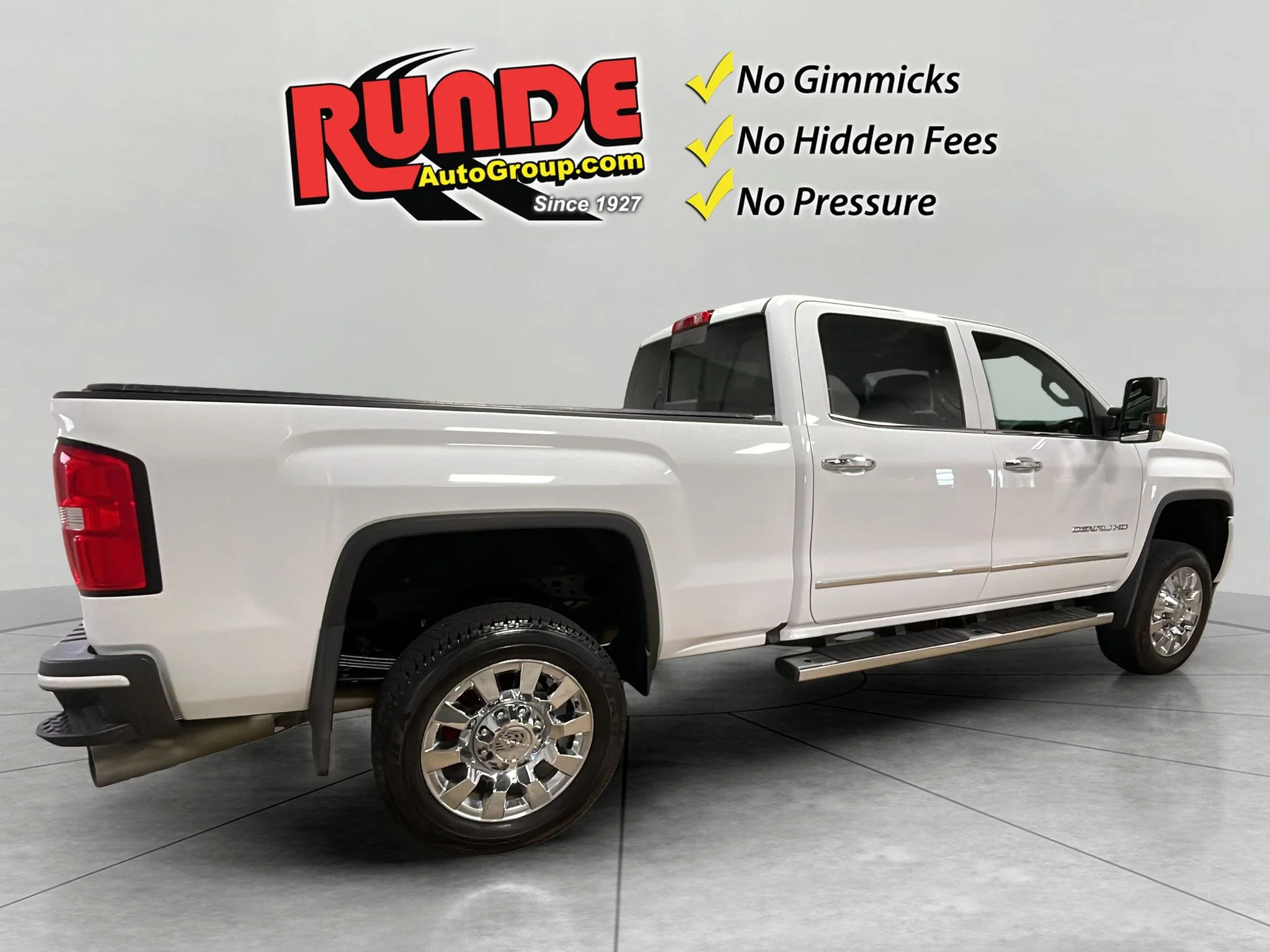 Used 2019 Summit White GMC Denali image 6