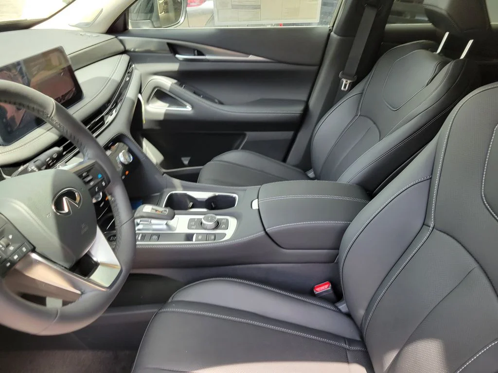 New 2027 GRAPHITE SHADOW INFINITI Luxe FWD image 17