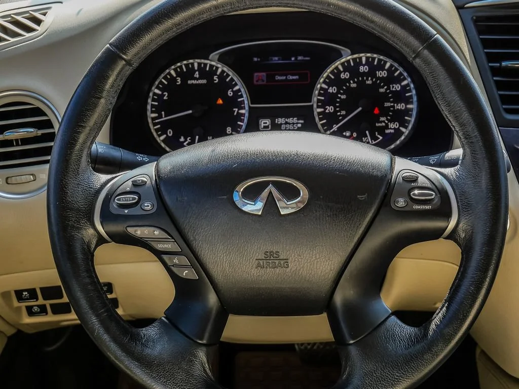 Used 2015 White INFINITI NA image 29
