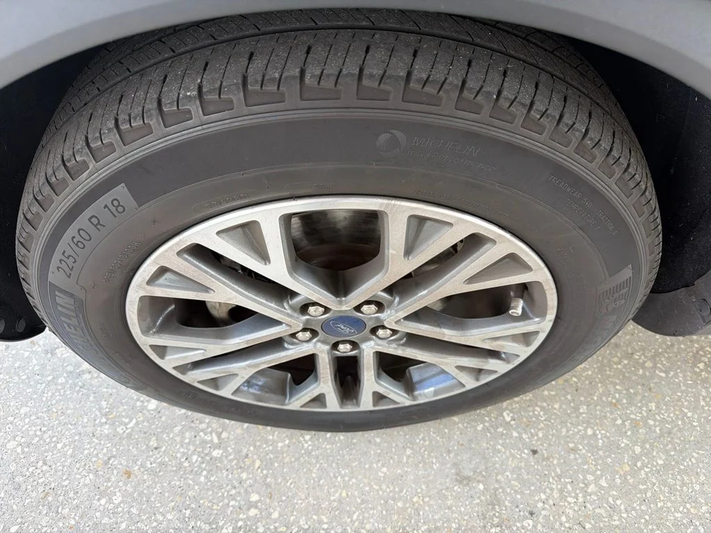 Used 2022 Blue Ford SEL image 13