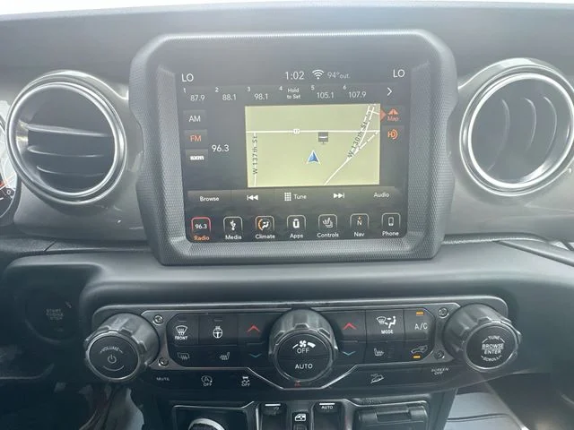Used 2019 Silver Jeep Unlimited Sahara image 18