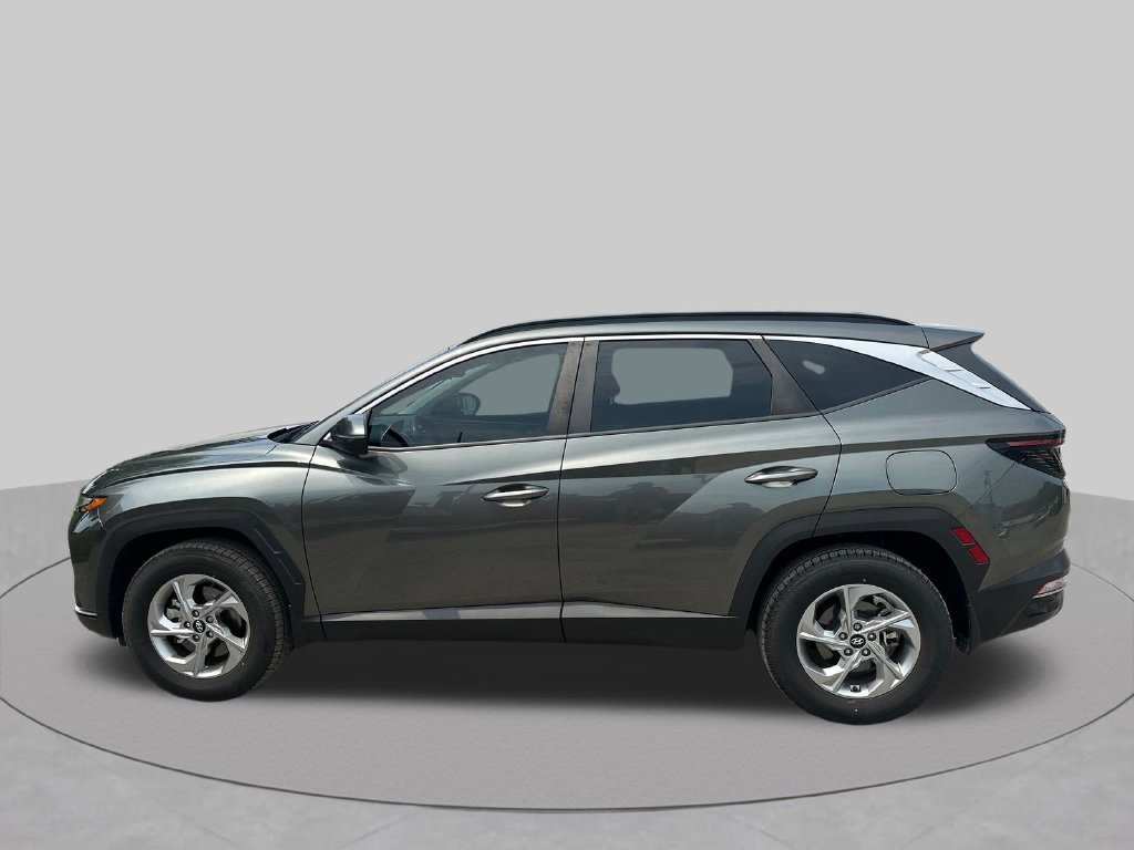Used 2023 Amazon Gray Hyundai SEL image 31