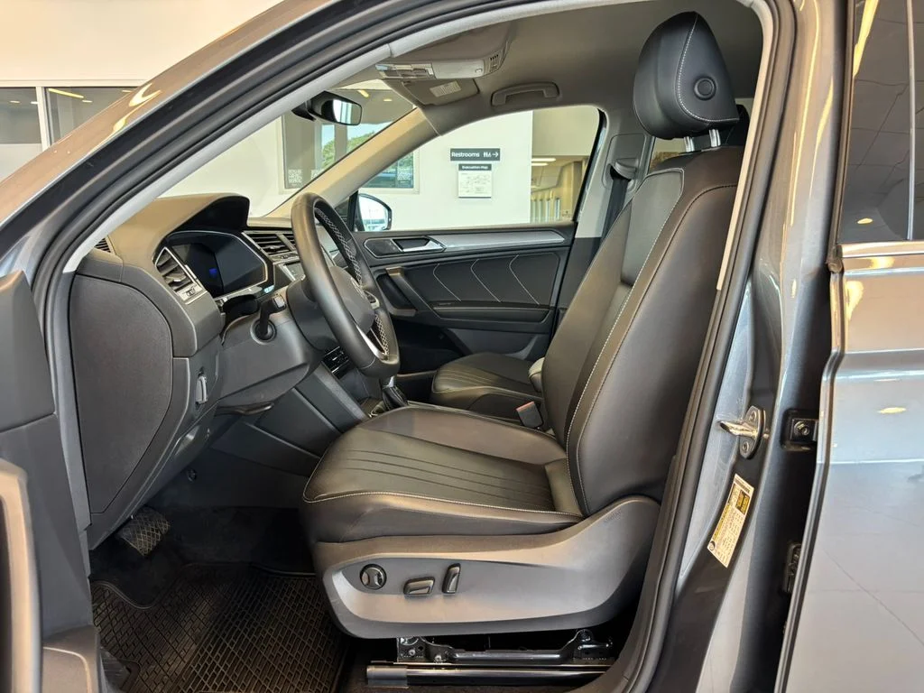 Used 2023  Volkswagen 2.0T SE image 14