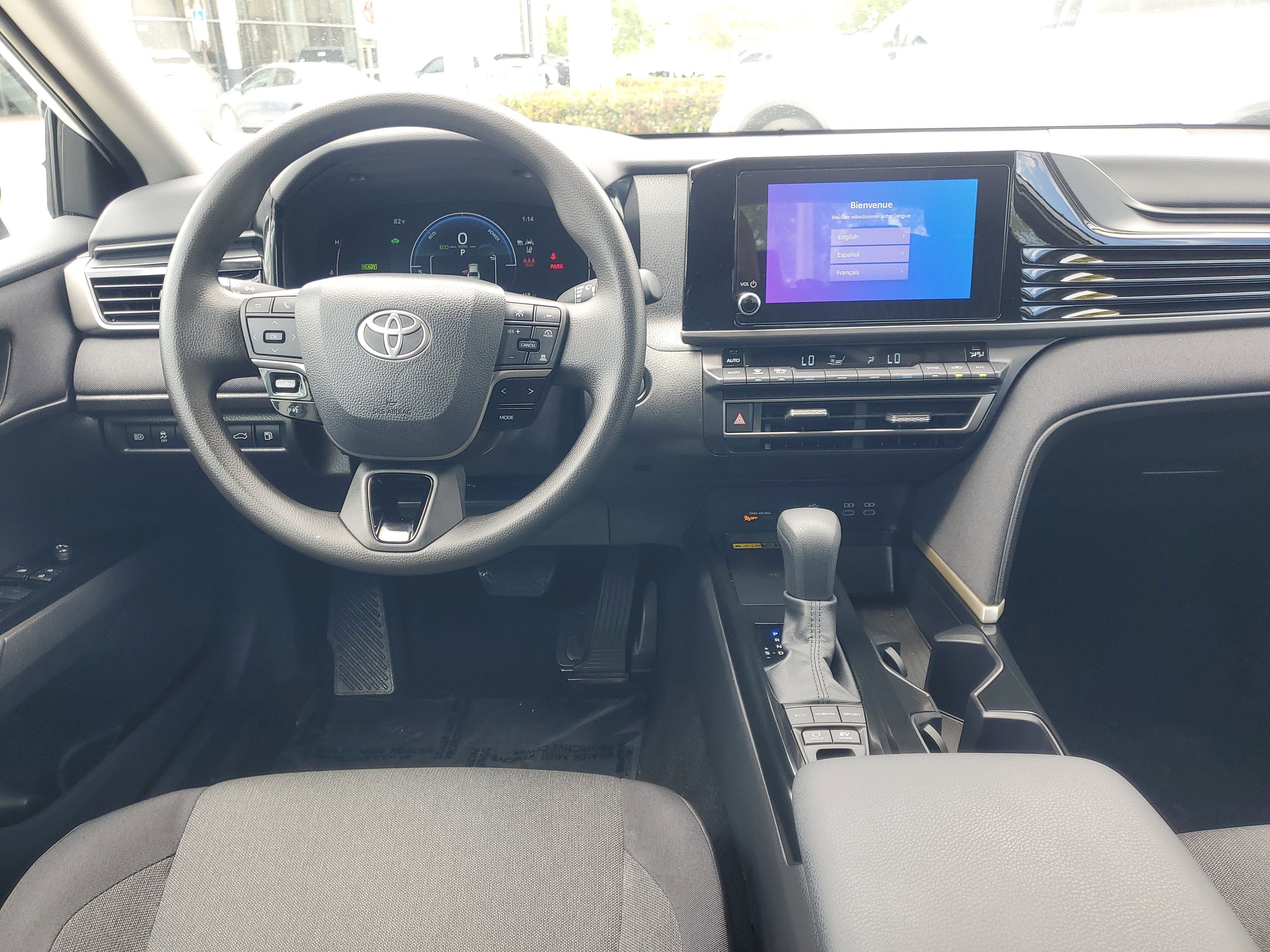 Used 2025 Ice Toyota LE image 10