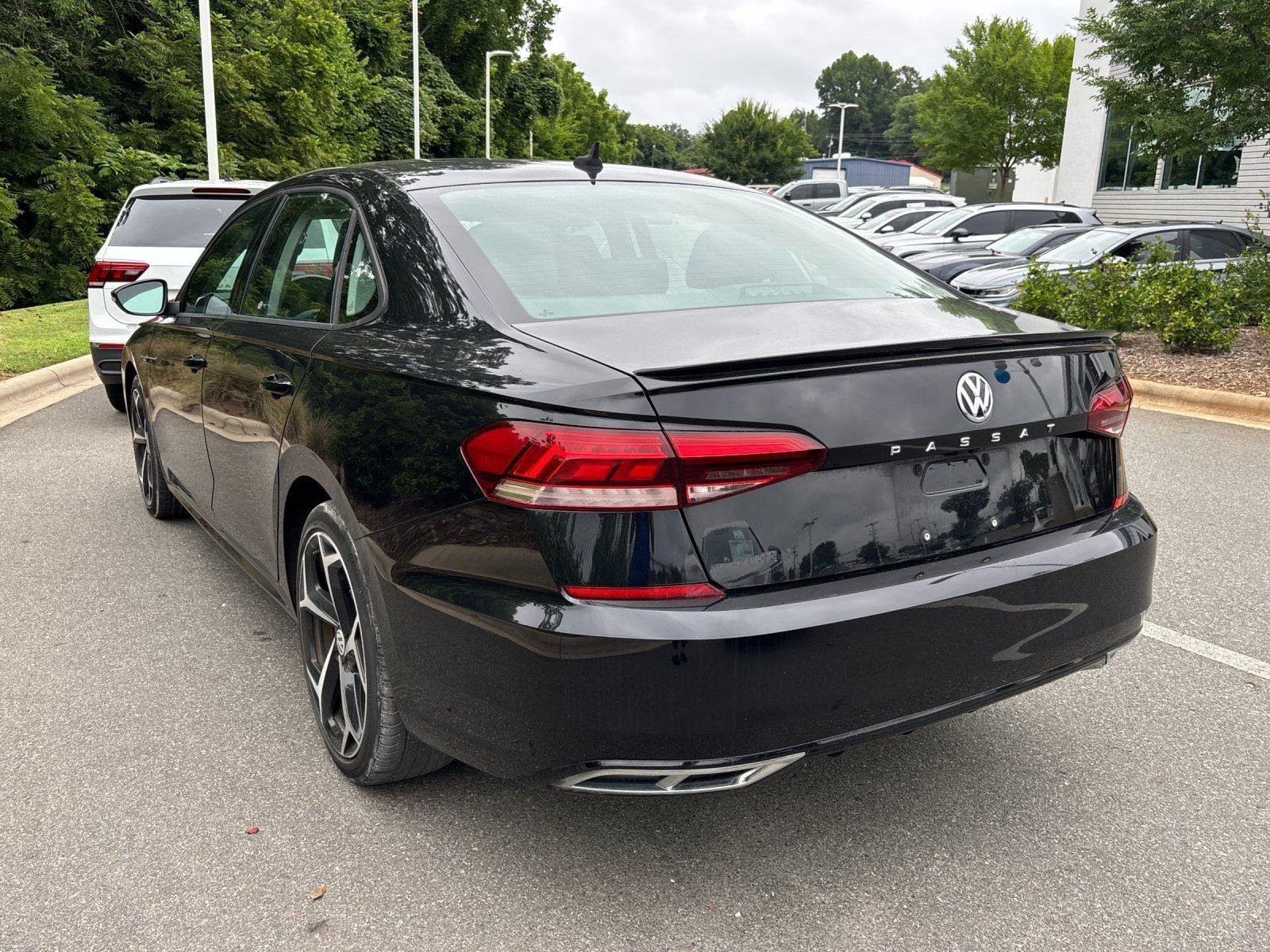Used 2020 Deep Black Pearl Volkswagen 2.0T R-Line image 3