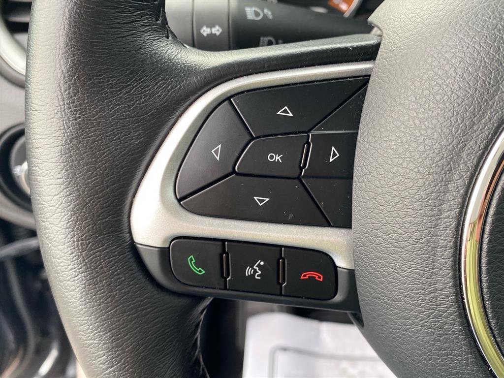 Certified Used 2023 Graphite Gray Jeep Latitude image 19