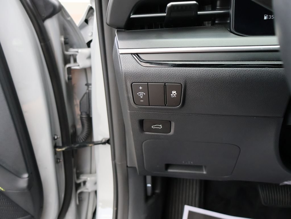 Used 2026 Wolf Gray Kia GT image 35