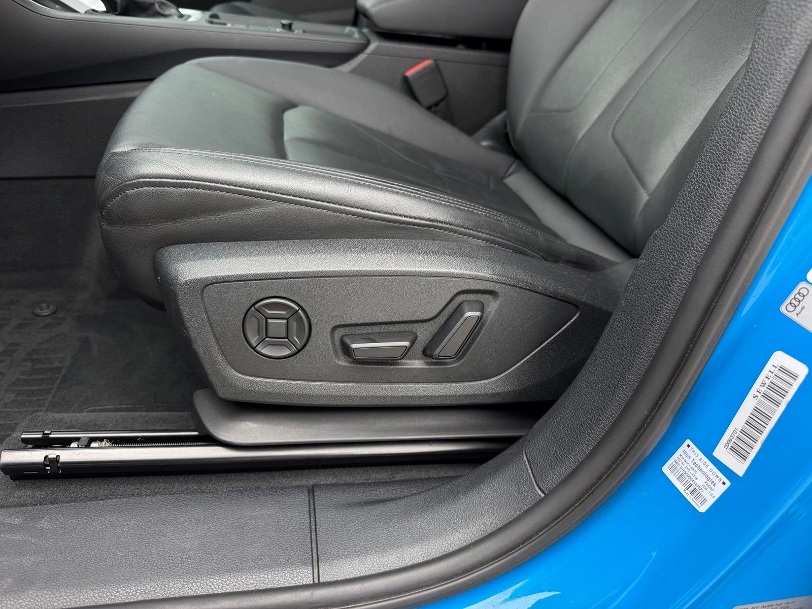 Used 2022 Blue Audi  image 9