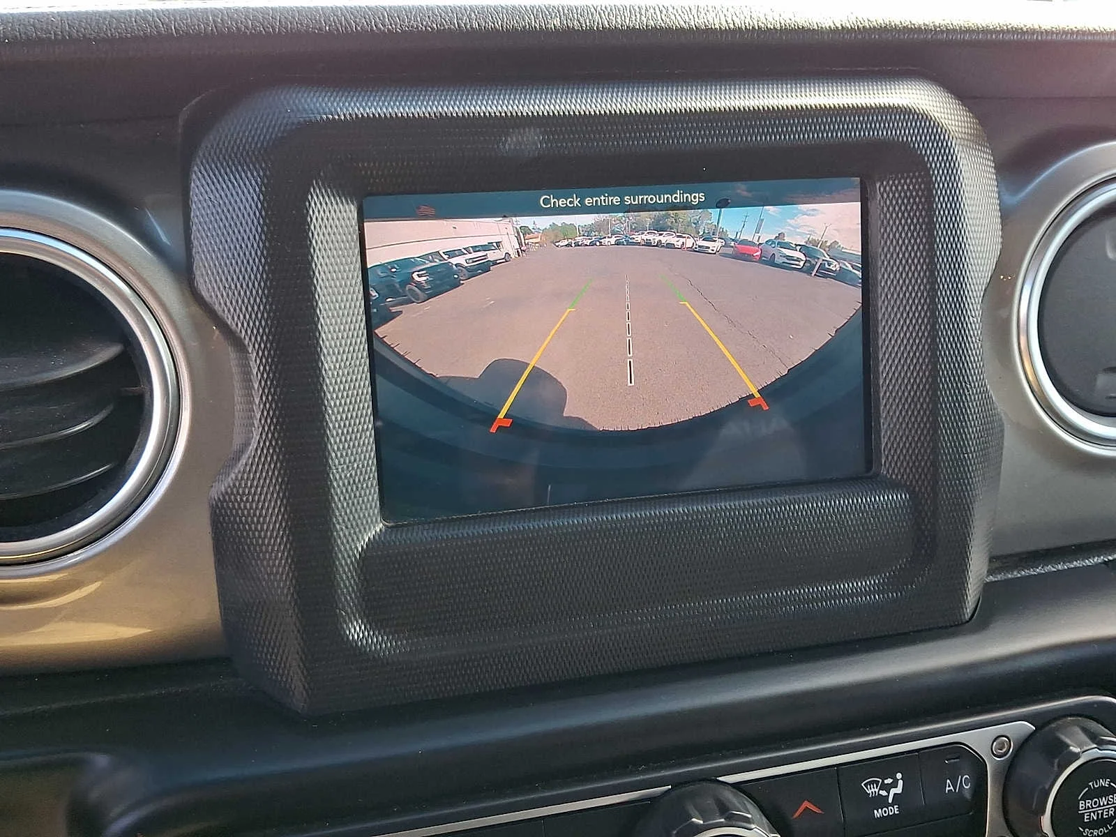 Used 2020 Bright White Clearcoat Jeep Sahara image 17