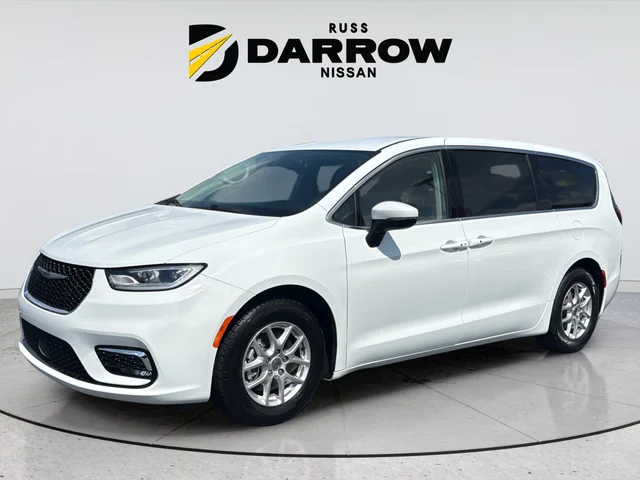 Used 2023 White Chrysler Touring L image 1