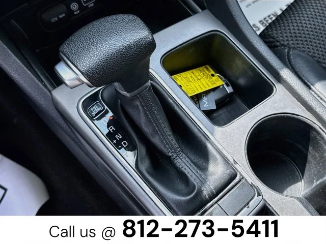Used 2019 White Kia S image 16