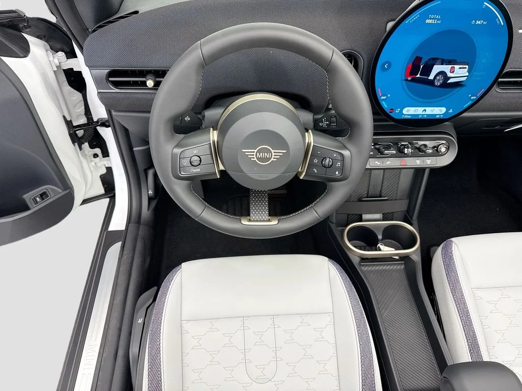New 2026 Nanuq White Metallic MINI Signature Plus image 24
