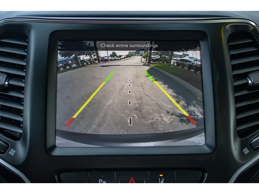 Used 2021 Sting-Gray Clearcoat Jeep Latitude Lux image 49