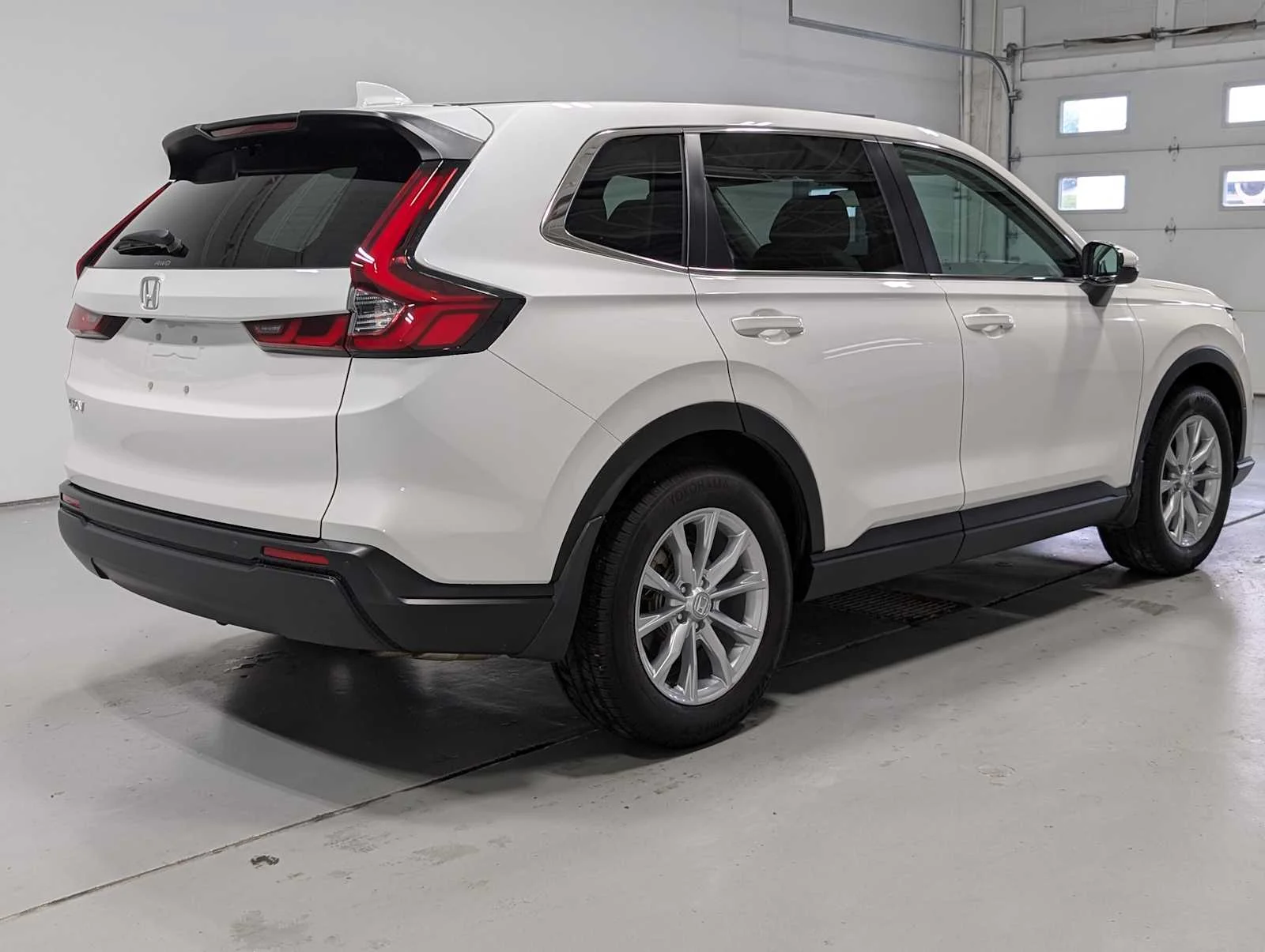 Used 2024 Platinum White Pearl Honda EX-L image 8