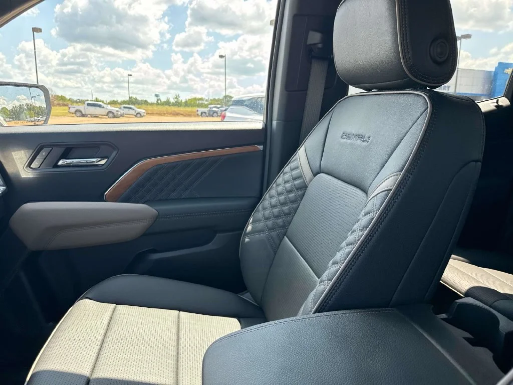Used 2026 White GMC Denali image 25