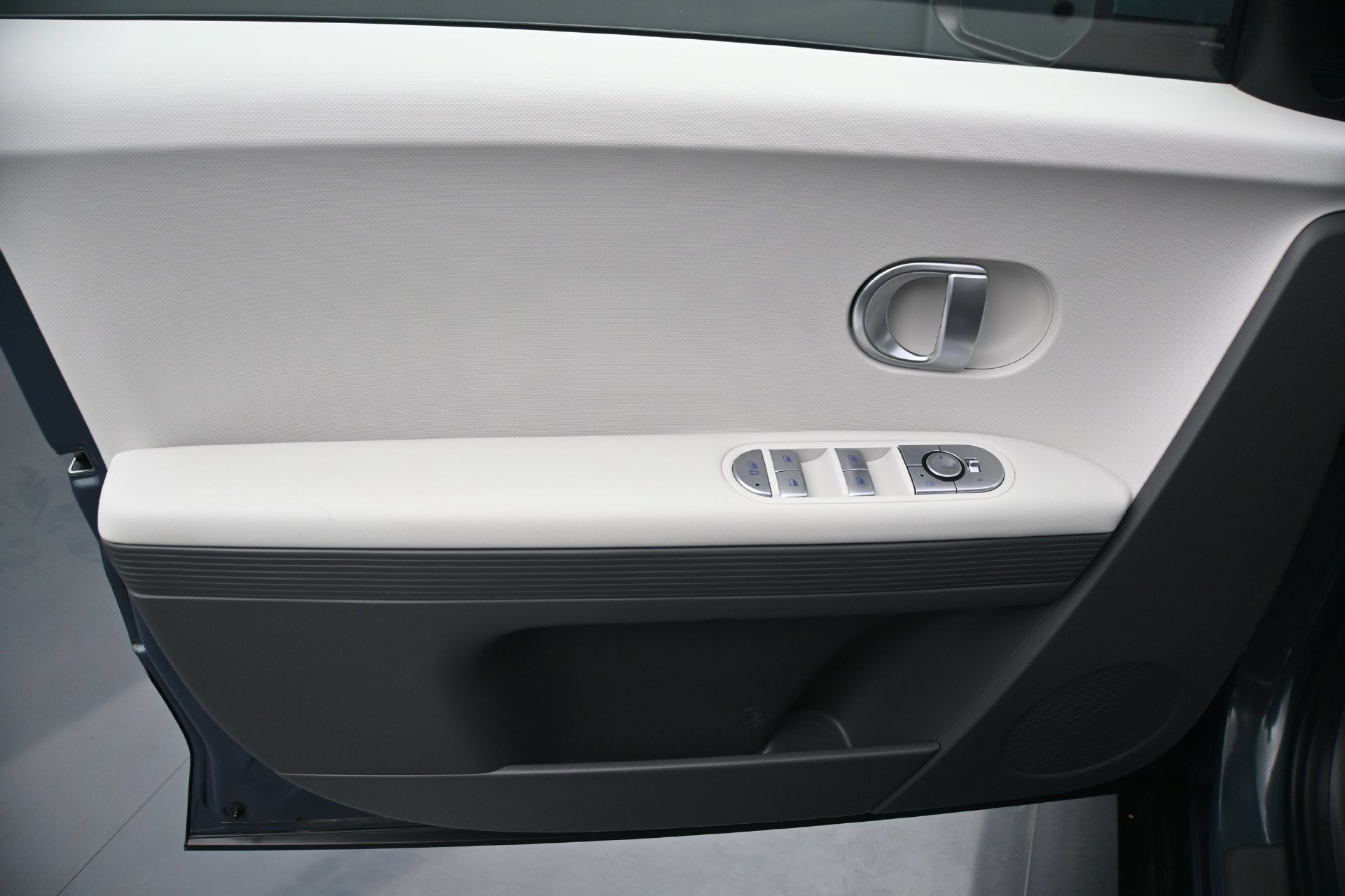 Used 2024 Digital Teal Hyundai SEL AWD image 18