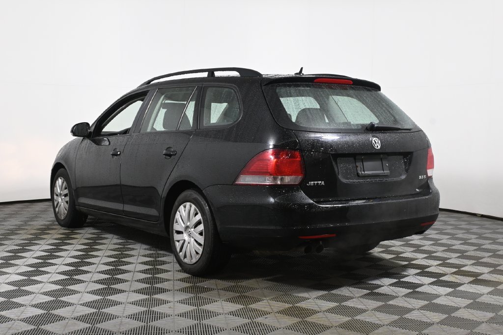 Used 2013 Black Volkswagen 2.5L S image 9