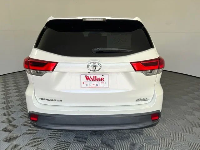 Used 2019 White Toyota LE image 6