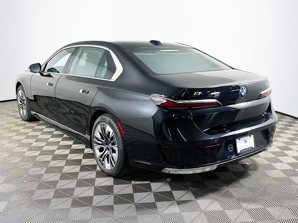 Used 2023 Black Sapphire Metallic BMW xDrive60 image 7