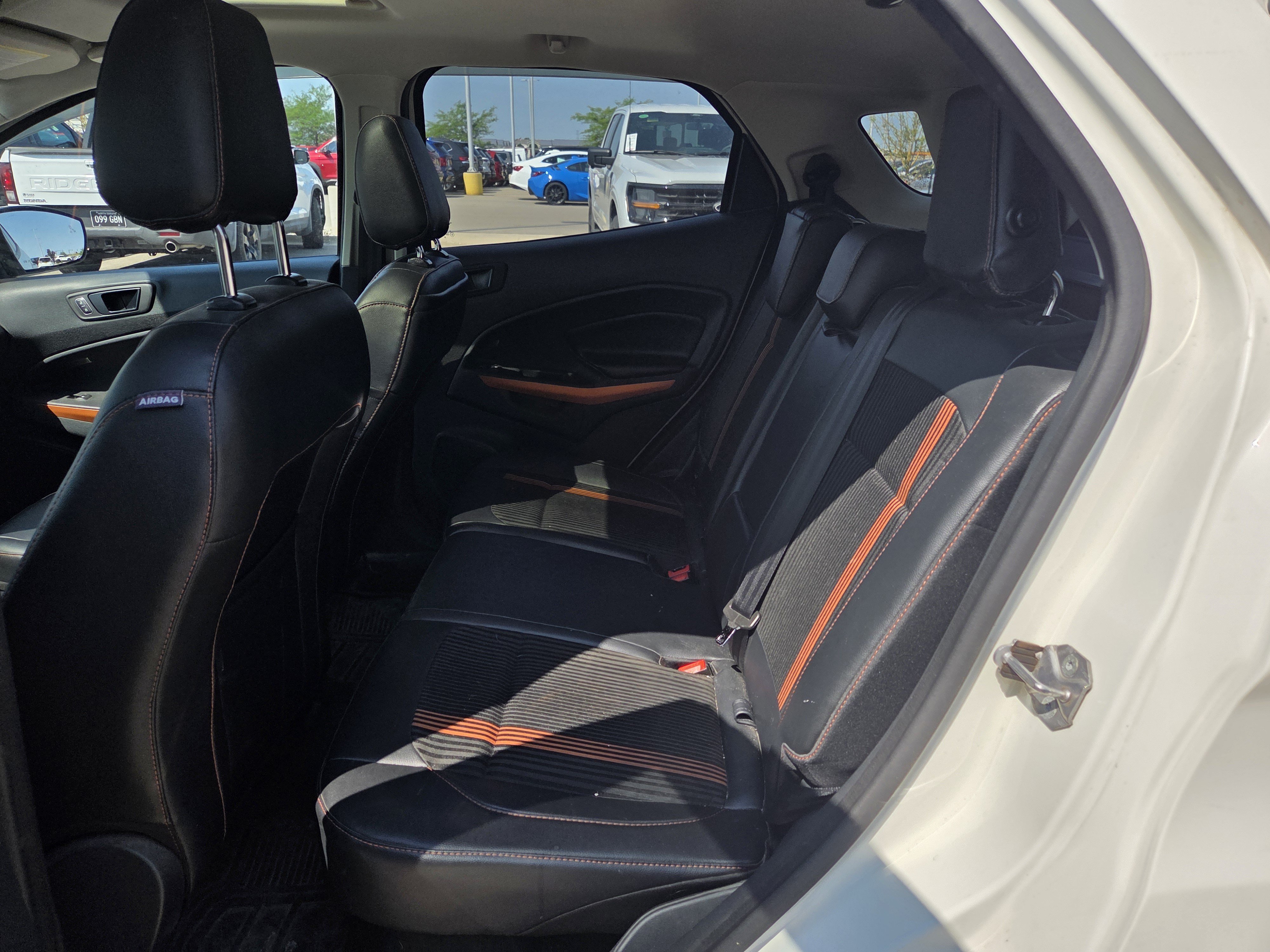 Used 2018 Diamond White Ford SES image 9