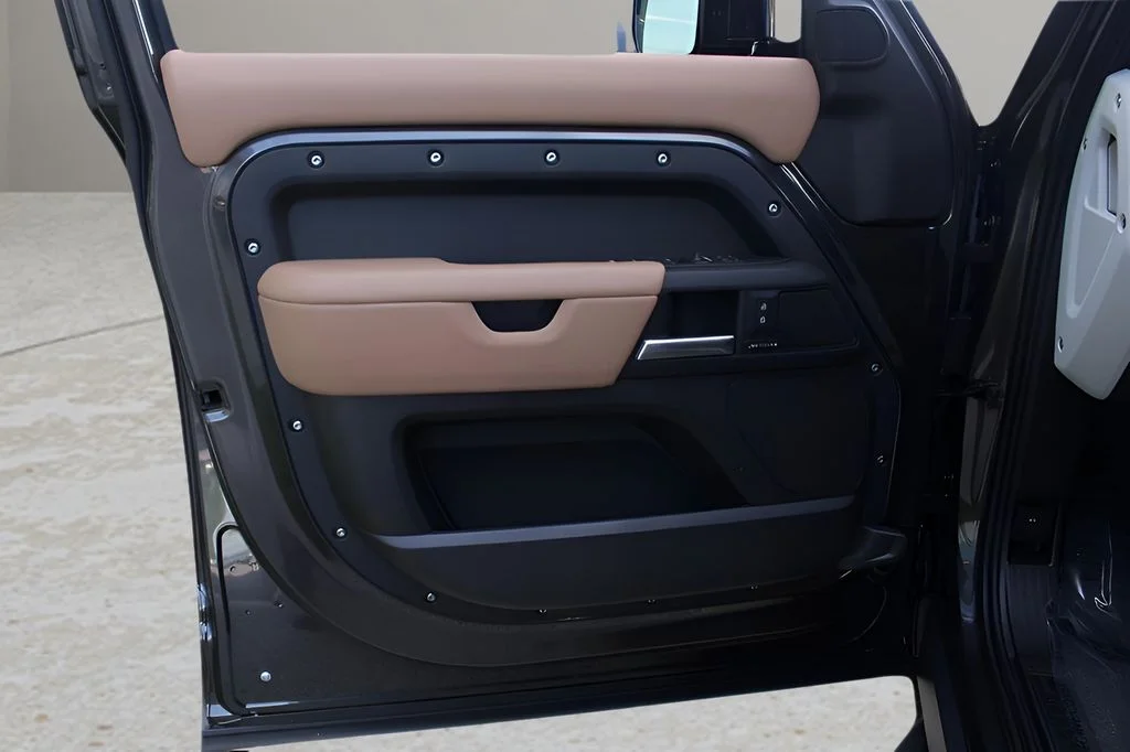 Certified Used 2025 Gray Land Rover S image 9