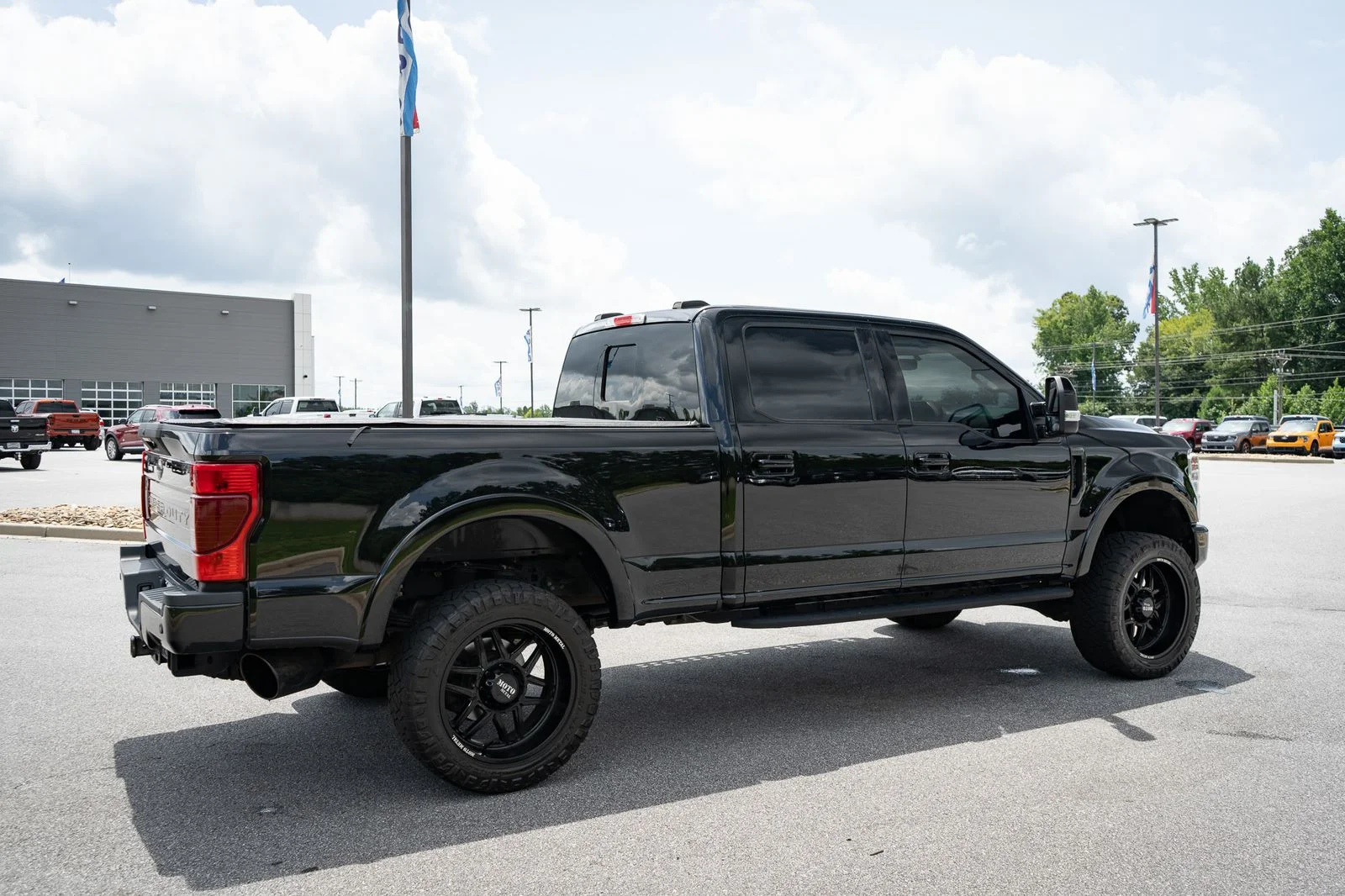 Used 2022 Black Metallic Ford Lariat image 10