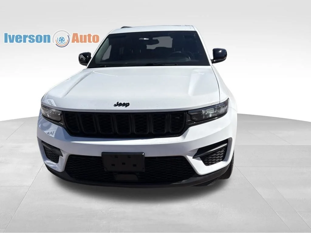 Used 2023 White Jeep Altitude X image 5