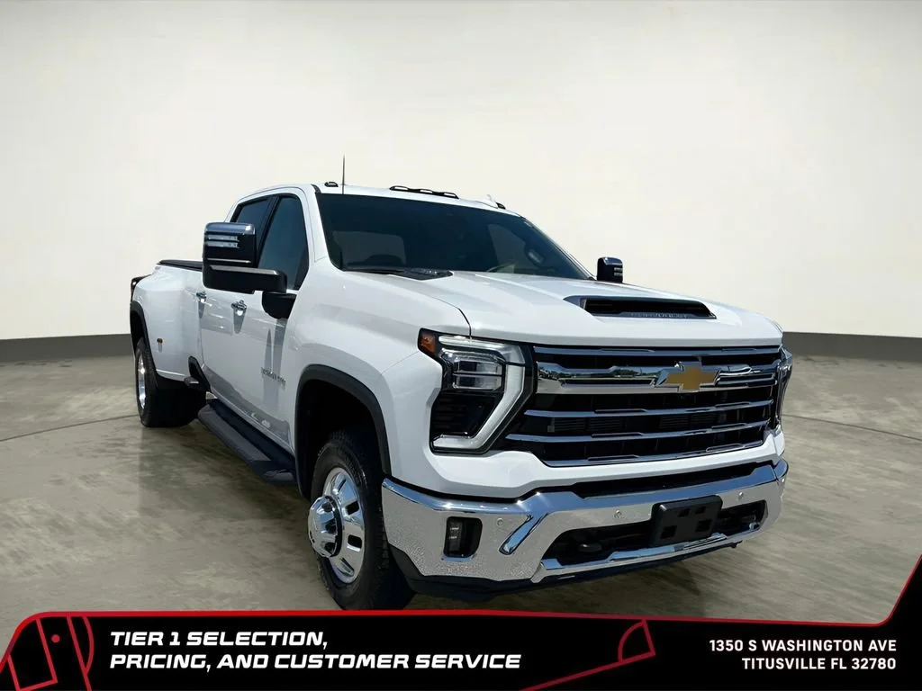 Used 2025 Summit White Chevrolet LTZ DRW image 10