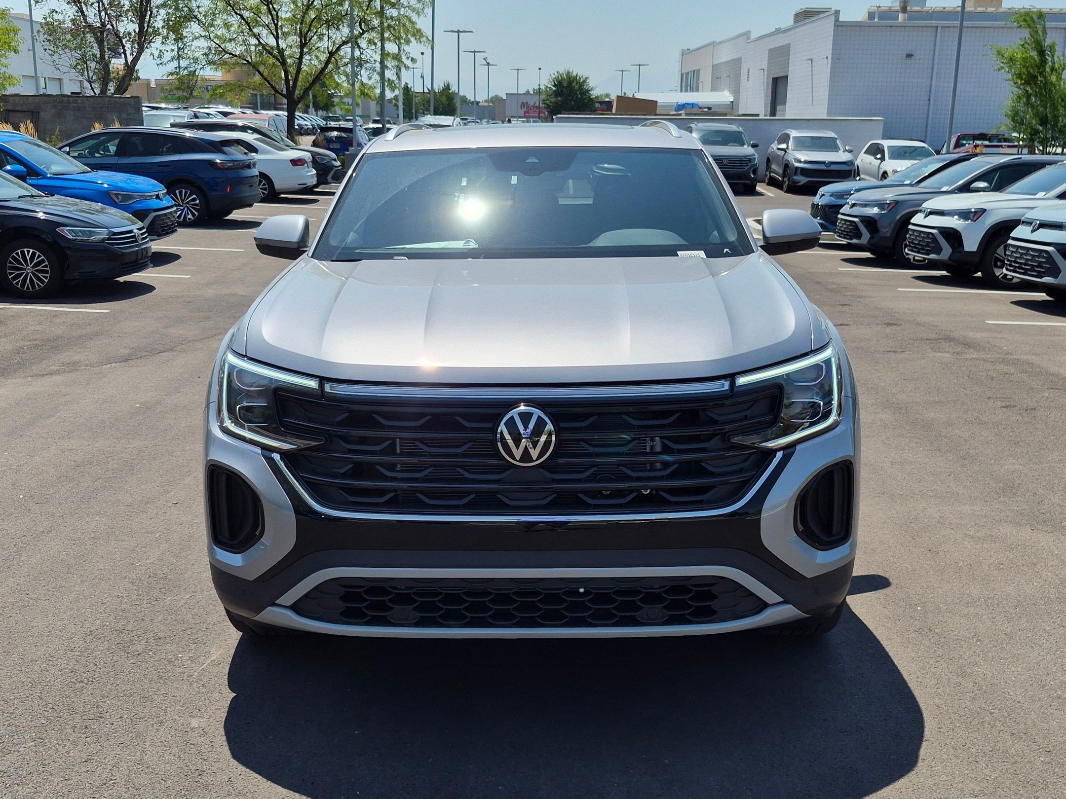 New 2026 Silver Mist Metallic Volkswagen 2.0T SE w/Technology image 9