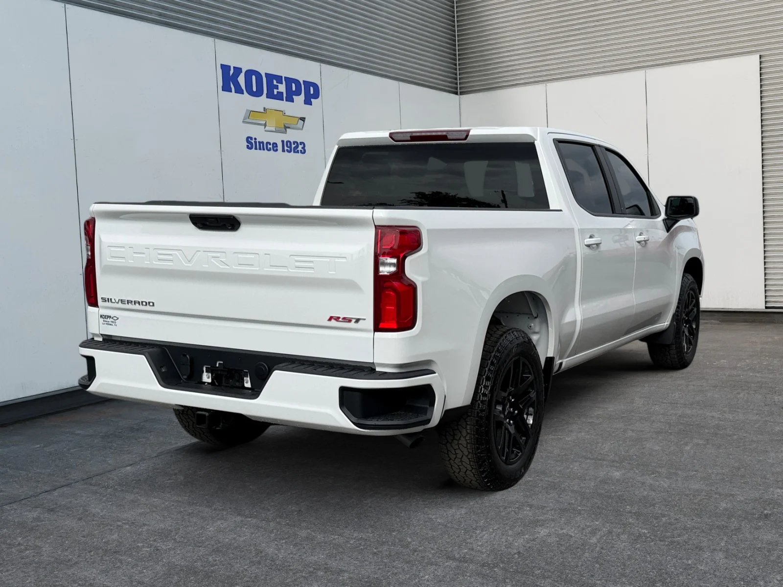 New 2026 Summit White Chevrolet RST image 5