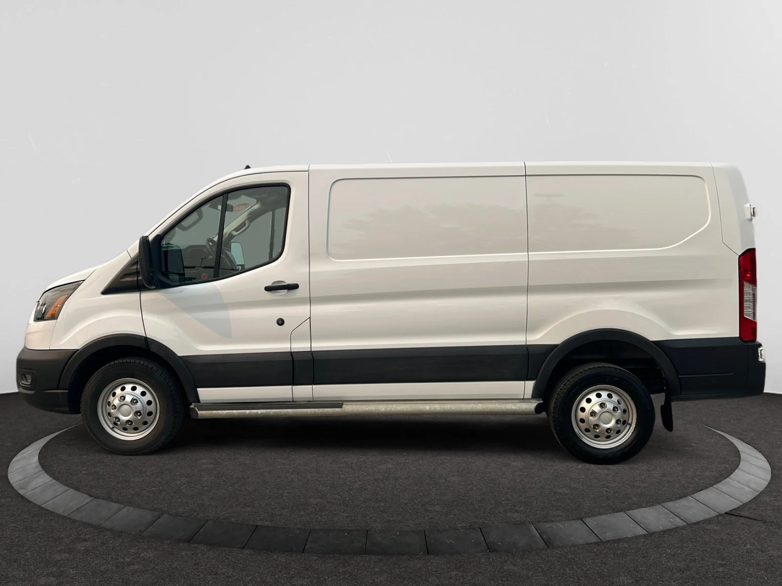 Used 2024 White Ford AWD image 2