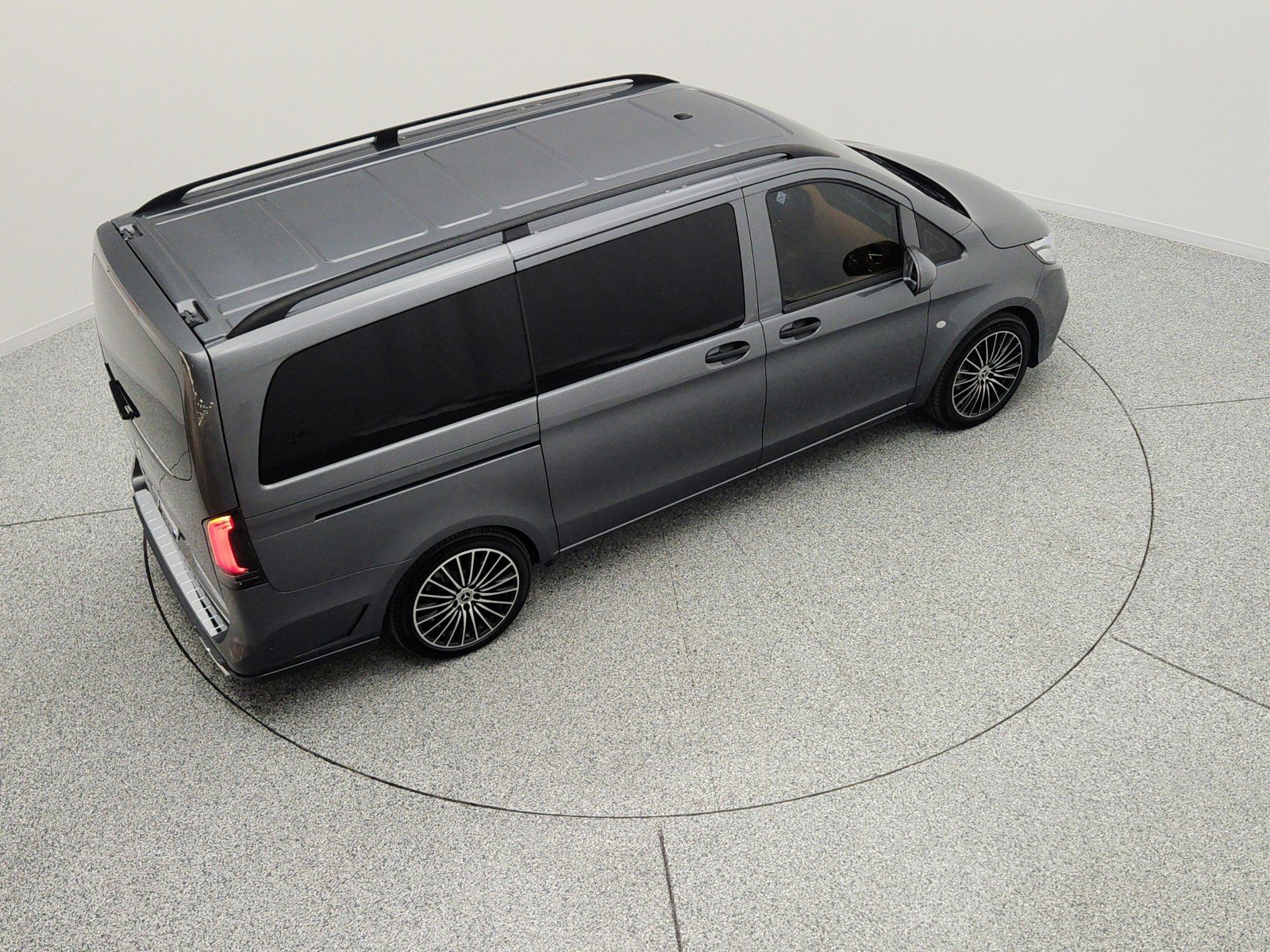Used 2022 Selenite Grey Metallic Mercedes-Benz Standard Roof 126 Wheelbase image 13