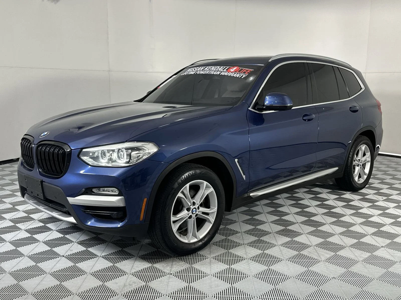 Used 2019 Blue BMW xDrive30i image 4