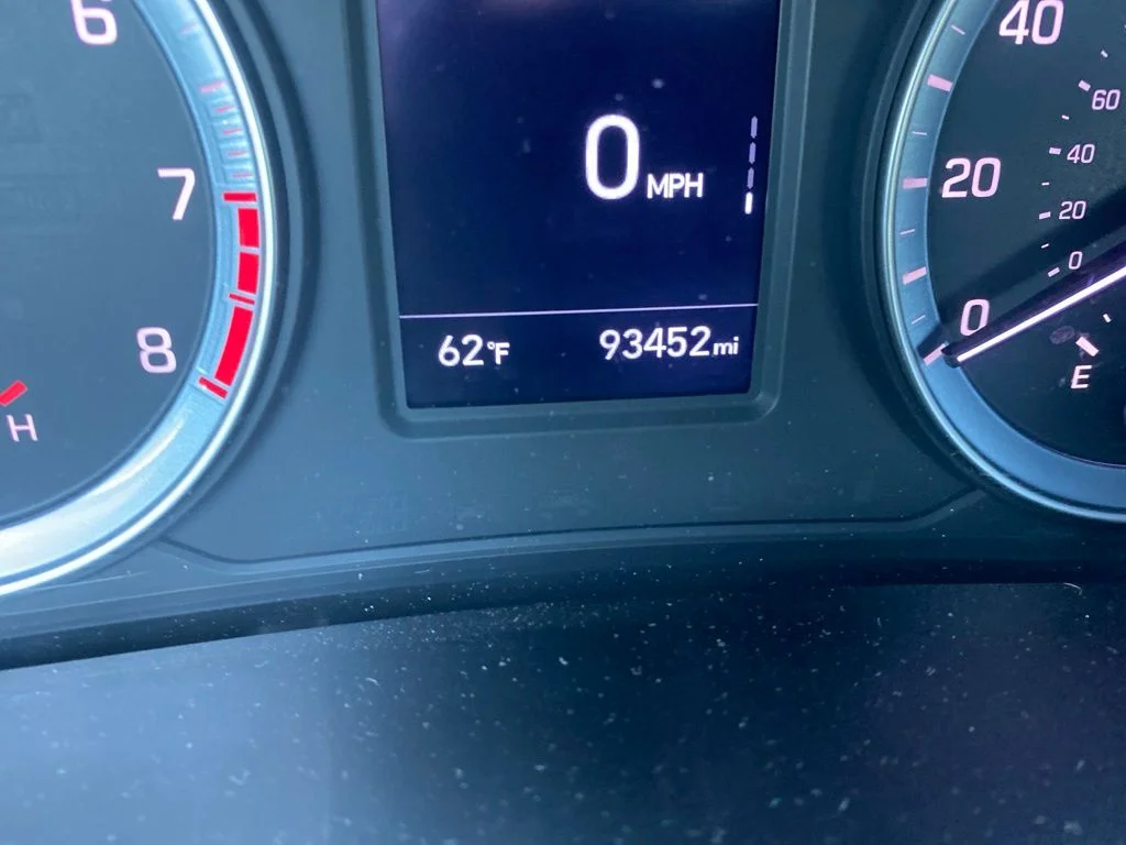 Used 2019 Machine Gray Hyundai SE image 18