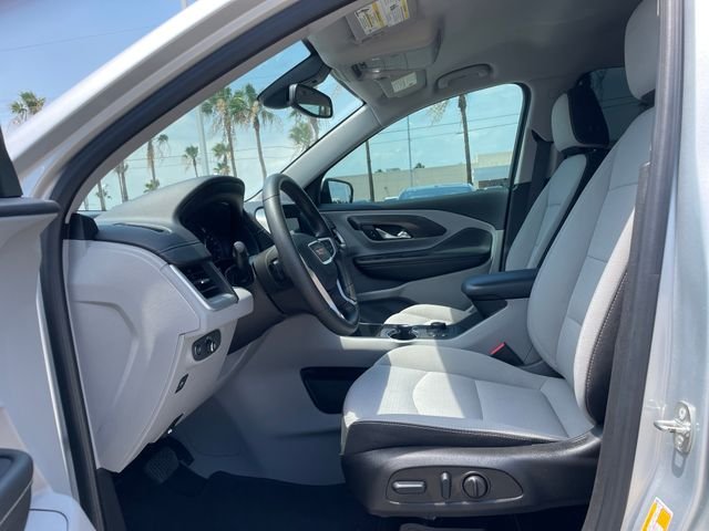 Used 2022 Silver GMC SLE image 9