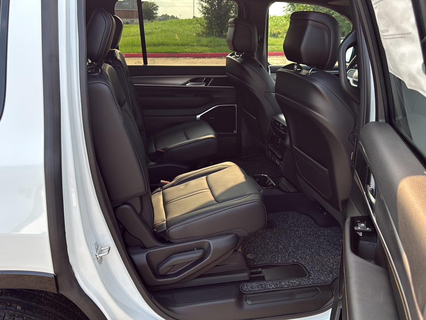 New 2026 Bright White Clear-Coat Exterior Paint Jeep 85th Anniversary image 31