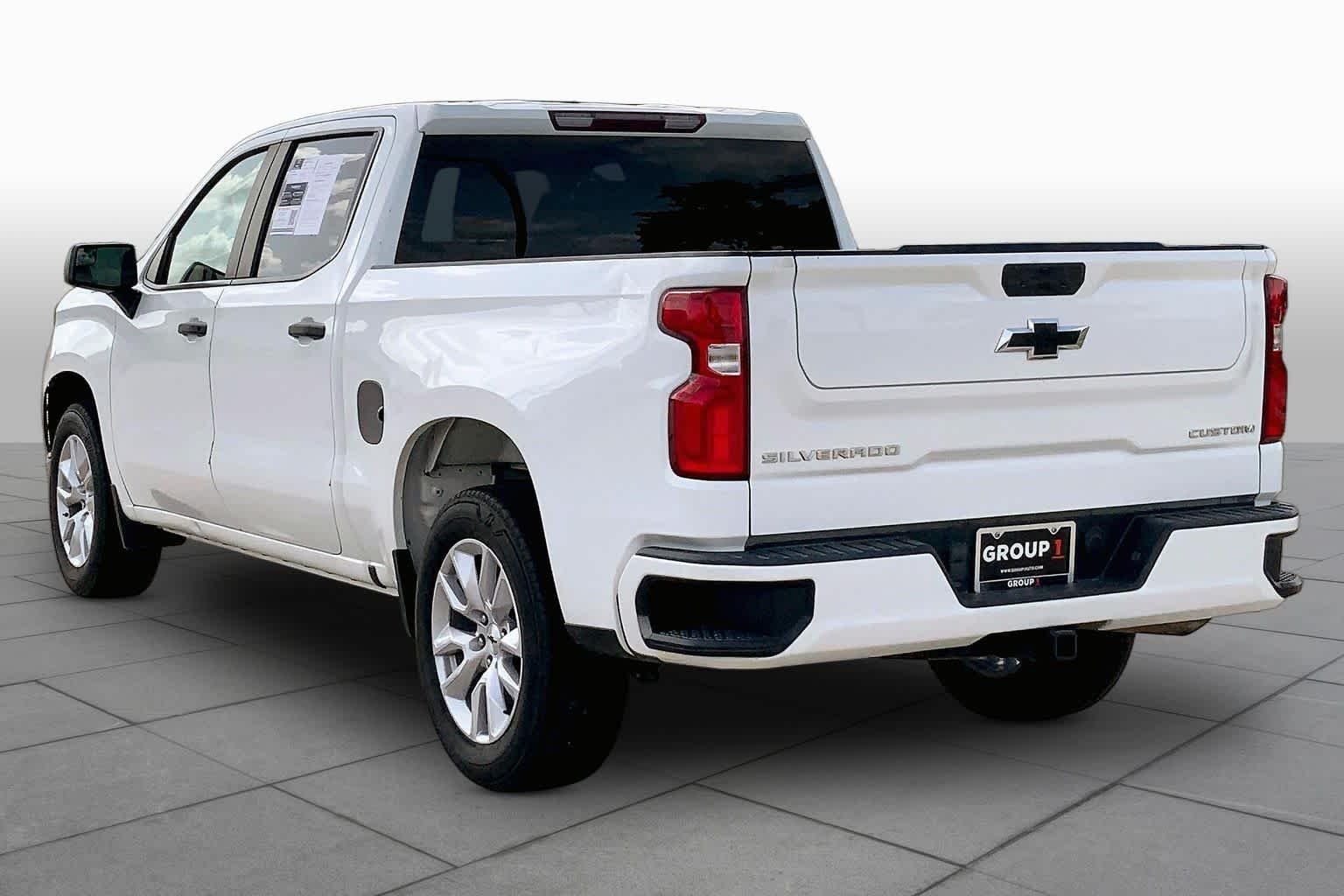 Used 2022 Summit White Chevrolet Custom image 12