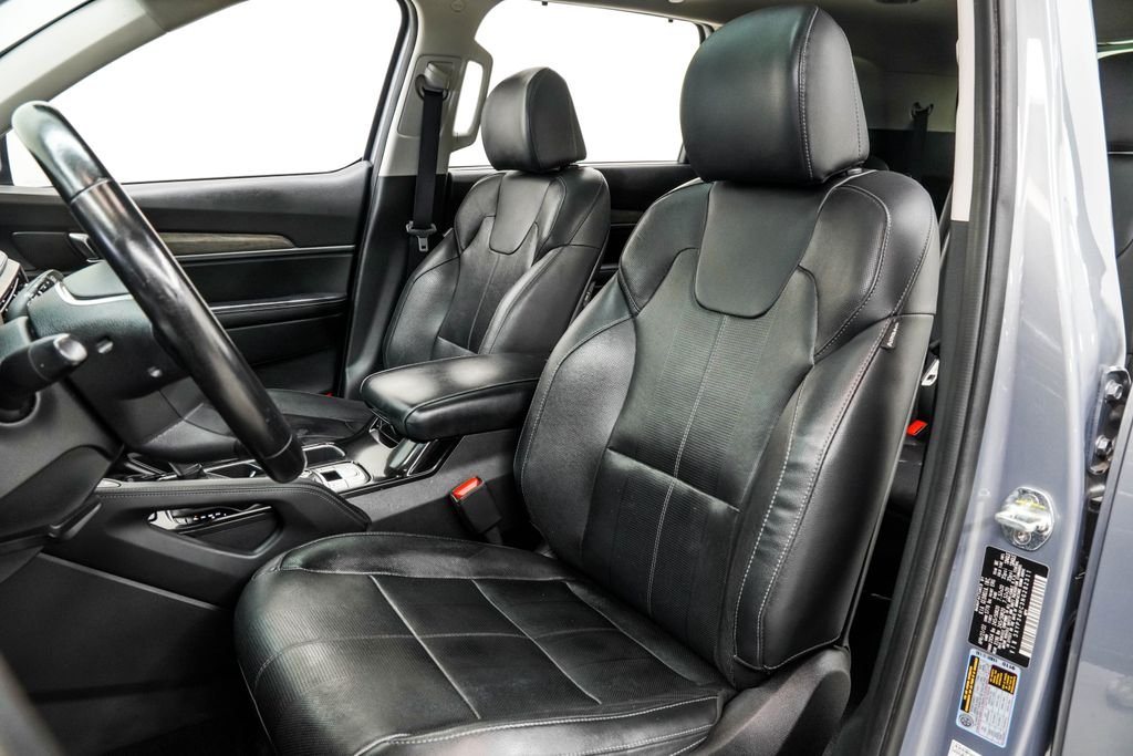 Used 2022 Silver Kia EX image 16