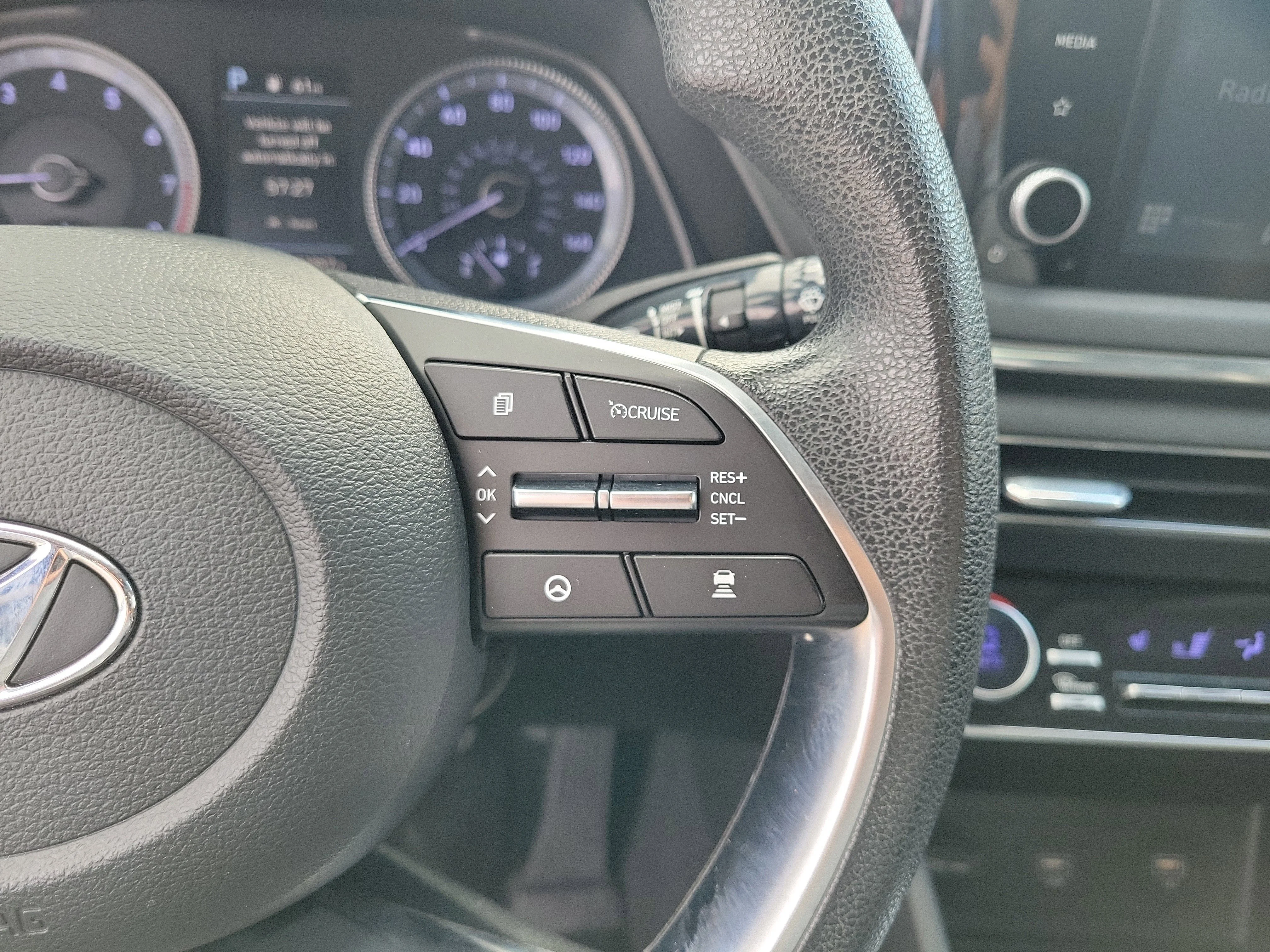 Used 2020 Quartz White Hyundai SEL image 23