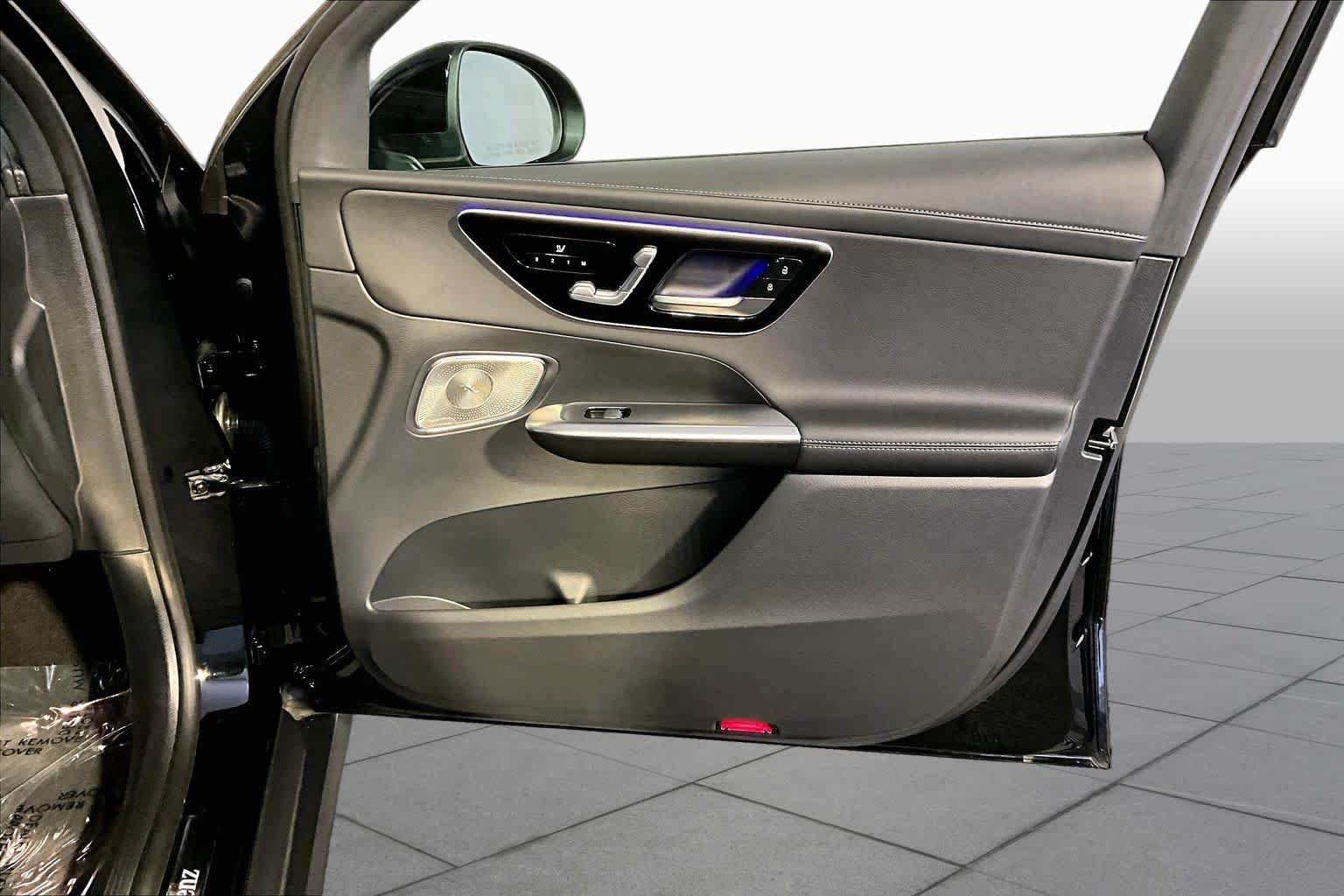 Used 2023 Black Mercedes-Benz GLC 300 image 23