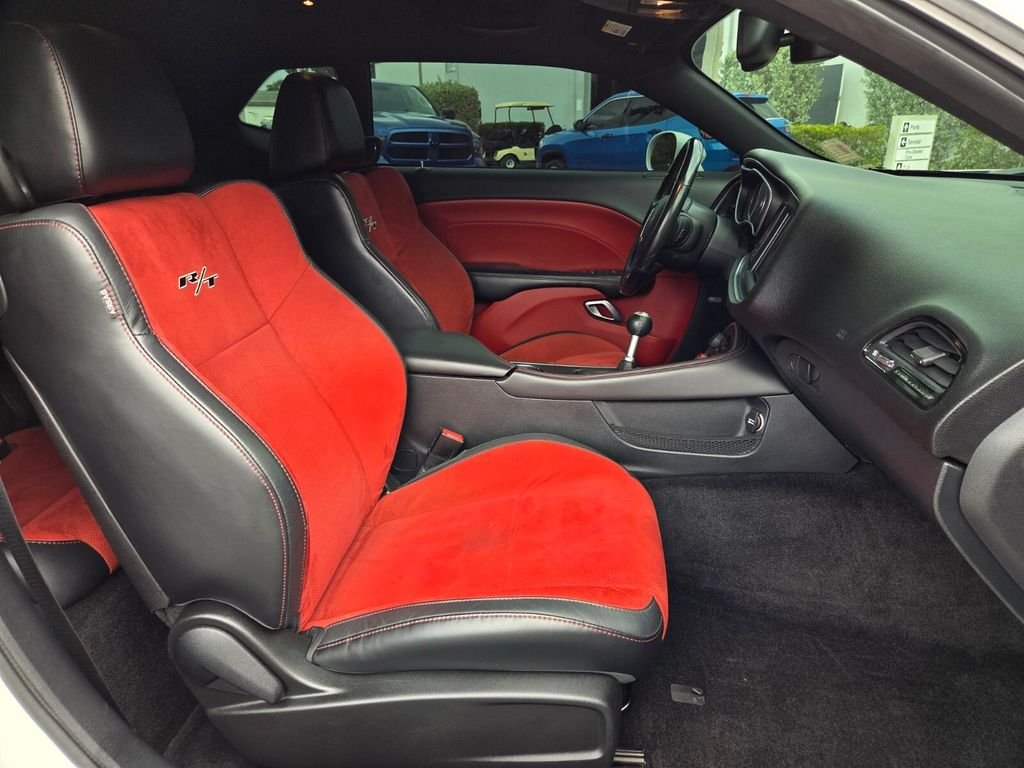 Used 2015 White Dodge R/T Scat Pack image 19
