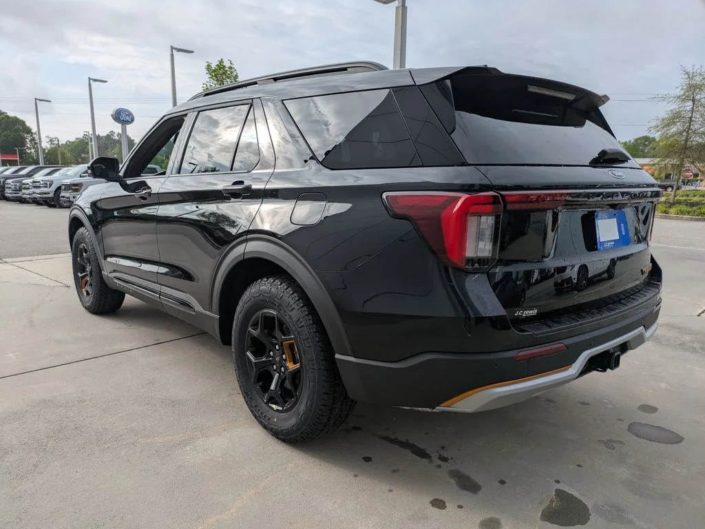 New 2026 Agate Black Metallic Ford Tremor image 6