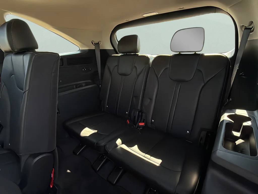 Used 2024 Dawning Red Kia S image 30