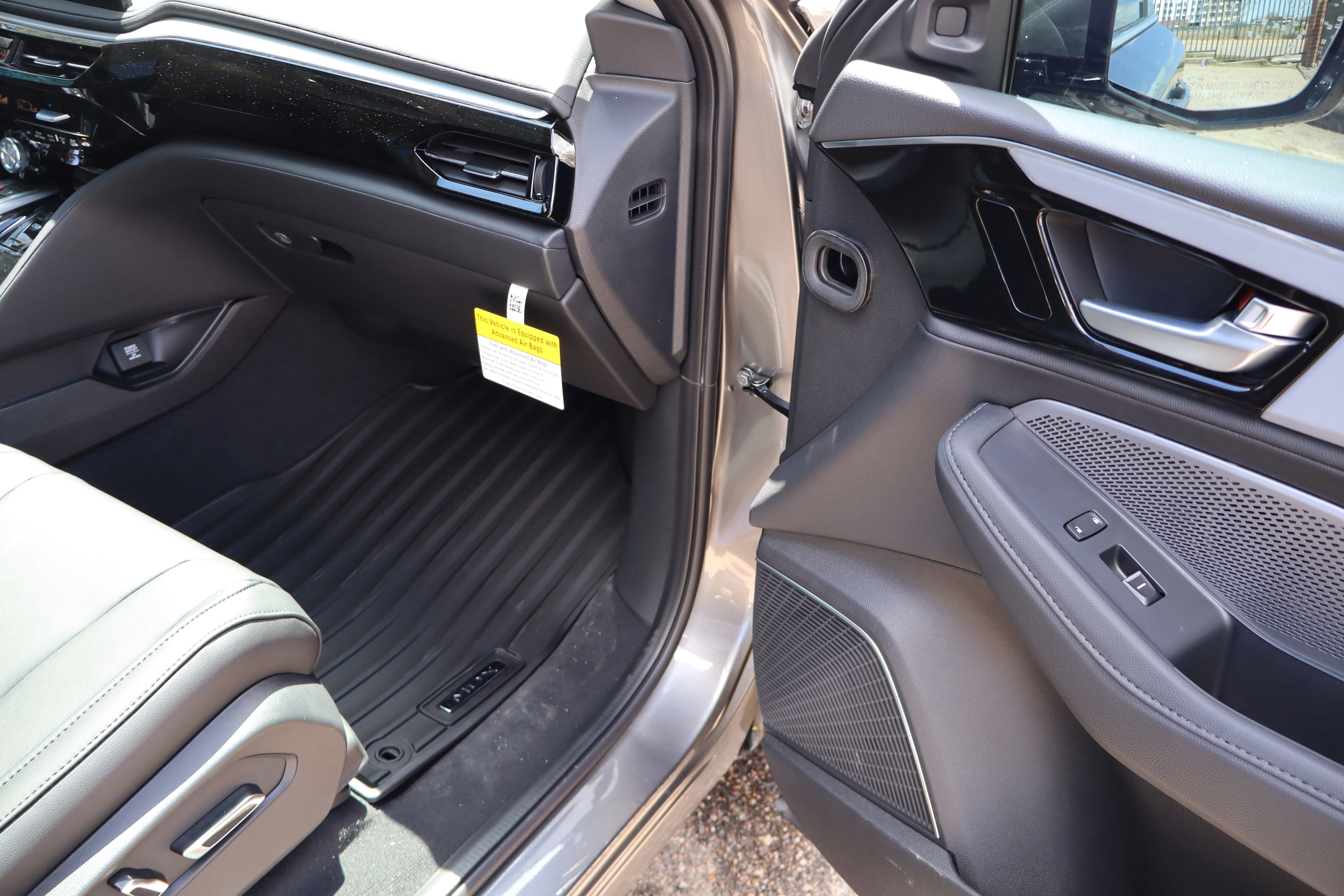 New 2026 Liquid Carbon Metallic Acura 4MDX image 34