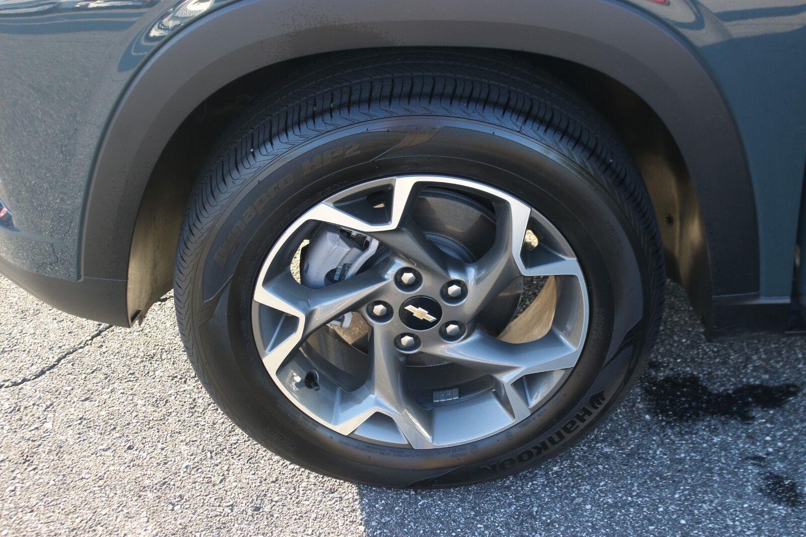 Used 2026 Cypress Gray Chevrolet LT image 37