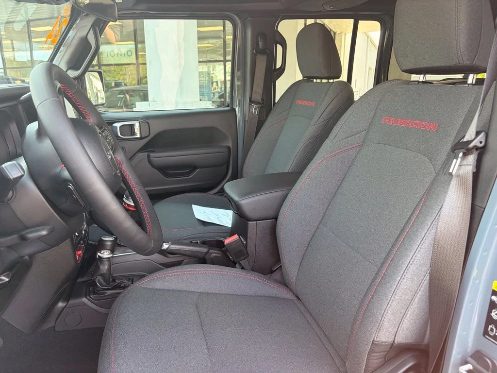 Used 2024  Jeep Rubicon image 12