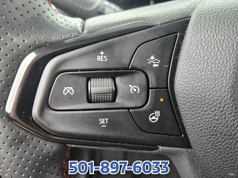 Used 2025 SILVER CHEVROLET FWD 4DR 2RS image 27